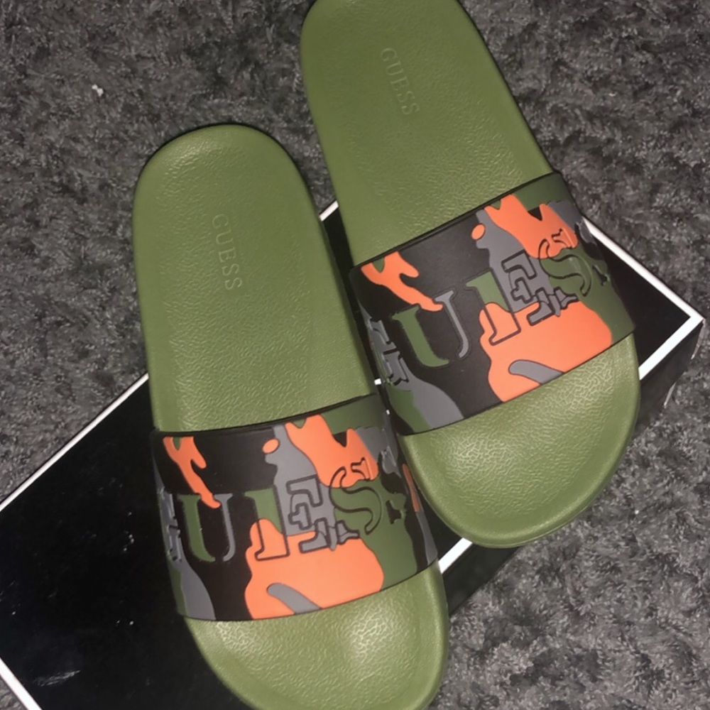 GUESS ARMY FATIGUE SLIDES